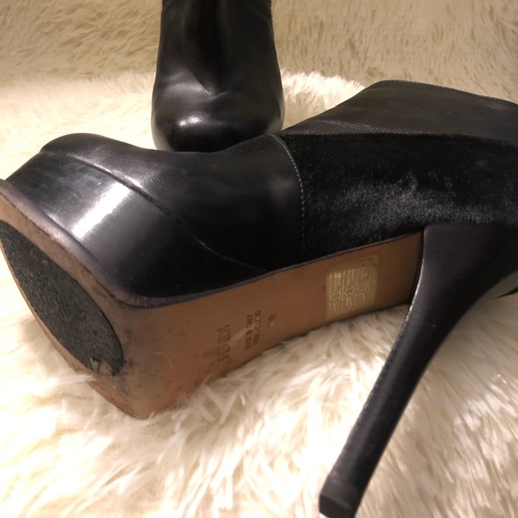 AMAZING FENDI BOOTIES 💙 💯 - Picture 5 of 8